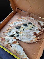 Pide Mit Spinat Und Käse